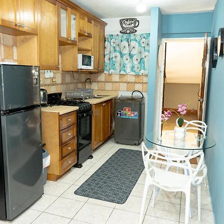 Finest Accommodation Oxford Manor One Bedroom Apt # 27 Κίνγκστον Εξωτερικό φωτογραφία