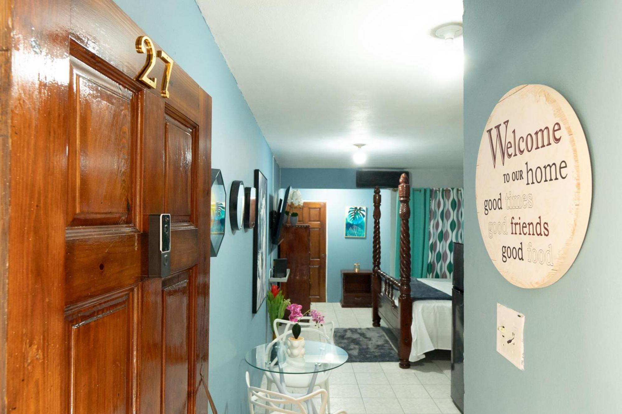 Finest Accommodation Oxford Manor One Bedroom Apt # 27 Κίνγκστον Εξωτερικό φωτογραφία