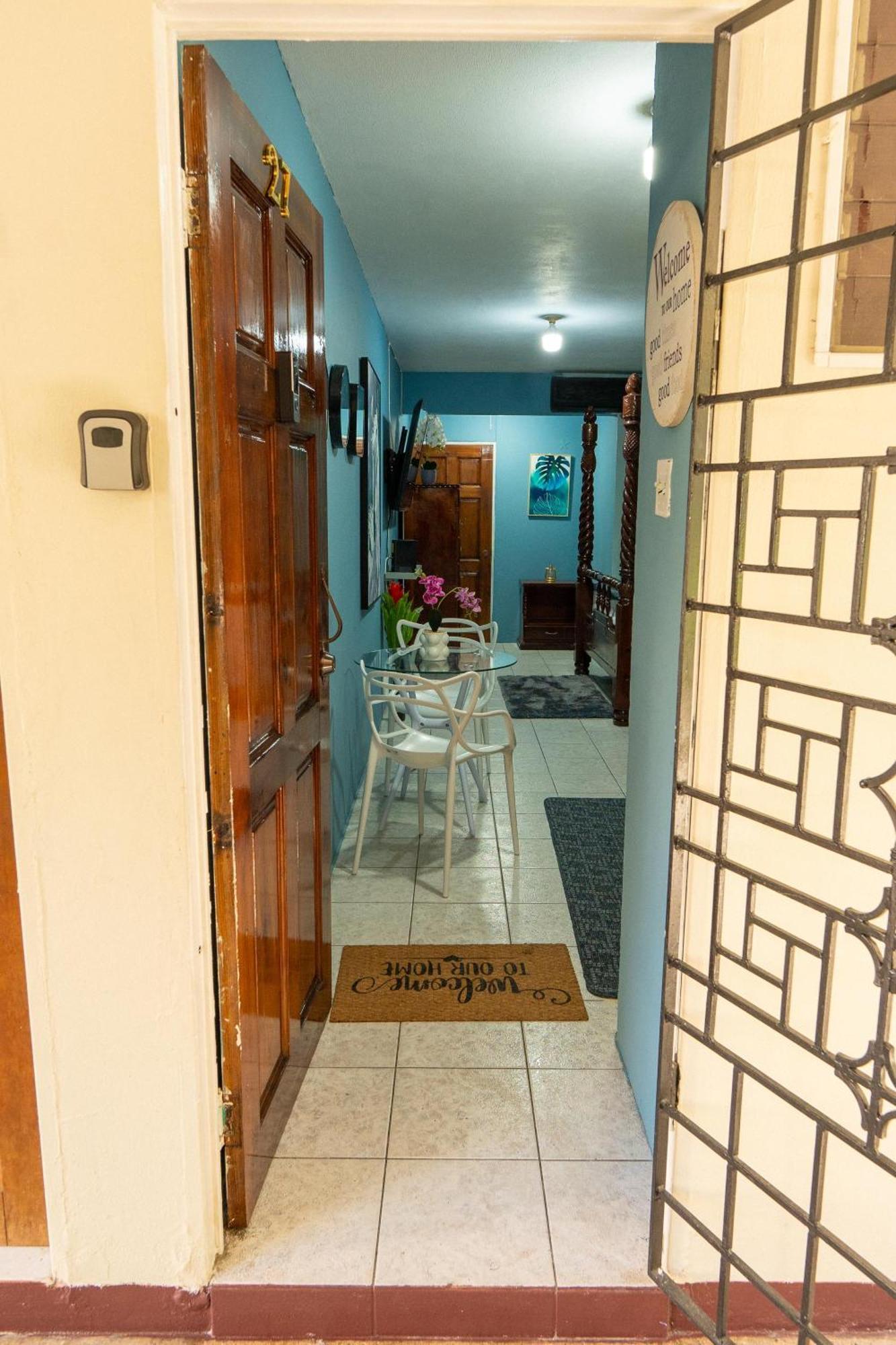 Finest Accommodation Oxford Manor One Bedroom Apt # 27 Κίνγκστον Εξωτερικό φωτογραφία